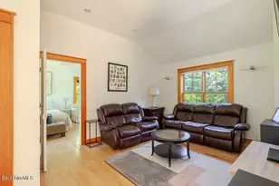 2 Goodrich St, Stockbridge, MA 01262 - Photo 25