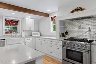 12 Mountain St, Great Barrington, MA 01230 - Photo 9