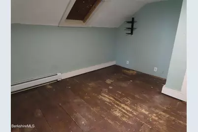 15 Meadow St, Adams, MA 01220 - Photo 11