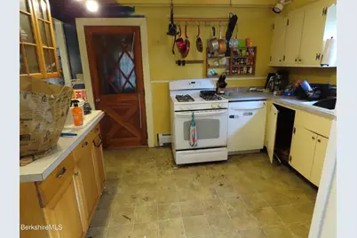 15 Meadow St, Adams, MA 01220 - Photo 17