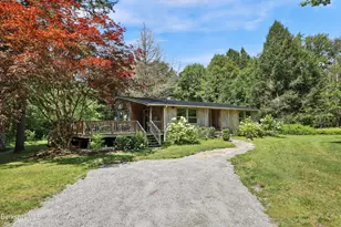 809 Leonhardt Rd, Becket, MA 01223 - Photo 1