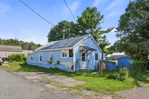16 Holmes Rd, Hinsdale, MA 01235 - Photo 1