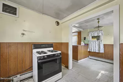 16 Holmes Rd, Hinsdale, MA 01235 - Photo 9