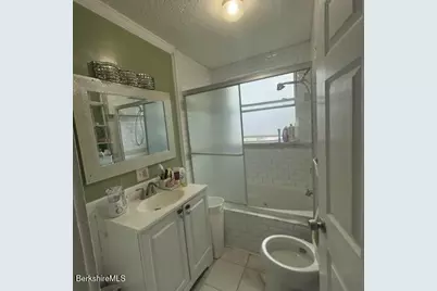 77 Onota St, Pittsfield, MA 01201 - Photo 21