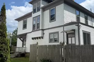 77 Onota St, Pittsfield, MA 01201 - Photo 3