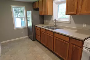 19 Pine St, Adams, MA 01220 - Photo 9