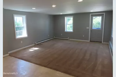 19 Pine St, Adams, MA 01220 - Photo 11