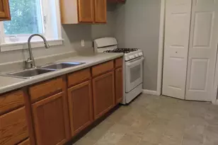 19 Pine St, Adams, MA 01220 - Photo 7