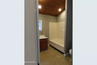19 Pine St, Adams, MA 01220 - Photo 23