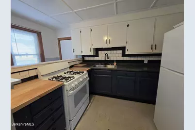 75 North Summer St #Unit 2, Adams, MA 01220 - Photo 3