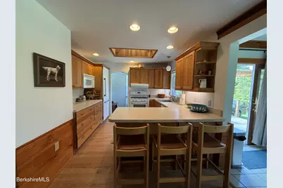 10 Mahkeenac Terr, Stockbridge, MA 01262 - Photo 33