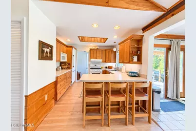 10 Mahkeenac Terr, Stockbridge, MA 01262 - Photo 17