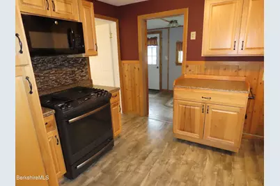 2 West Kittler Ave, Adams, MA 01220 - Photo 7