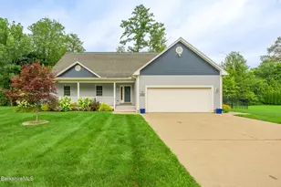 208 Karen Dr, Pittsfield, MA 01201 - Photo 1