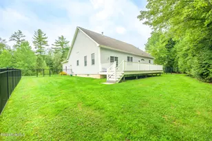 208 Karen Dr, Pittsfield, MA 01201 - Photo 35