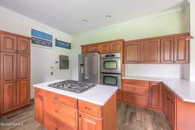208 Karen Dr, Pittsfield, MA 01201 - Photo 15