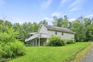 229 Hamilton Rd, Becket, MA 01223 - Photo 9