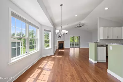 23 Aspen Way, Pittsfield, MA 01201 - Photo 9
