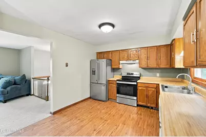 78 Oakhurst Ave, Pittsfield, MA 01201 - Photo 13