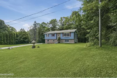 78 Oakhurst Ave, Pittsfield, MA 01201 - Photo 3