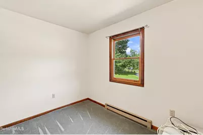 78 Oakhurst Ave, Pittsfield, MA 01201 - Photo 17
