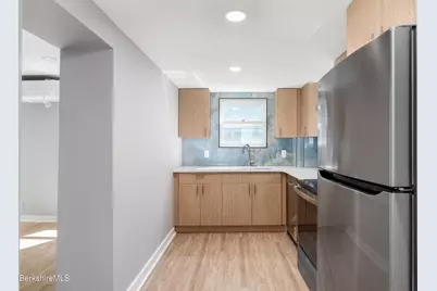 181/183 North St, Williamstown, MA 01267 - Photo 29