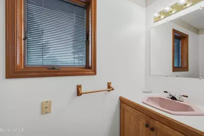 149 Longview Ter, Pittsfield, MA 01201 - Photo 23