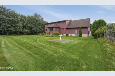 149 Longview Ter, Pittsfield, MA 01201 - Photo 9