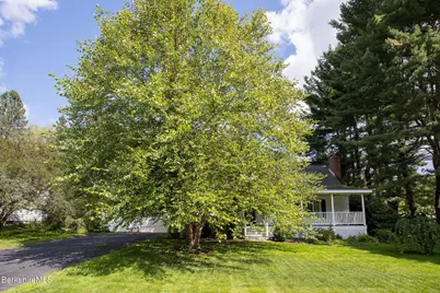 139 Mountain Dr, Pittsfield, MA 01201 - Photo 3