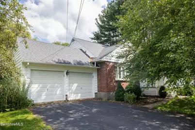 139 Mountain Dr, Pittsfield, MA 01201 - Photo 5