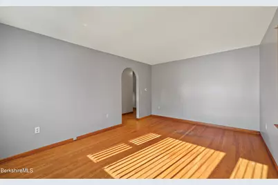 17 Howe Rd, Pittsfield, MA 01201 - Photo 11