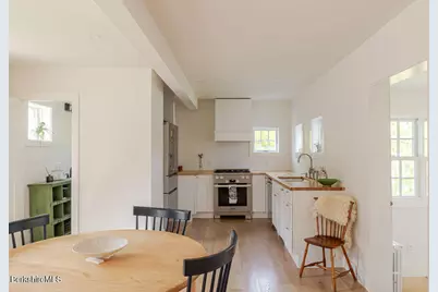 27 Rosseter St, Great Barrington, MA 01230 - Photo 13