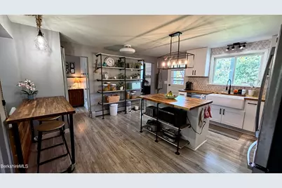 427 State St, North Adams, MA 01247 - Photo 13