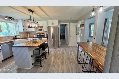 427 State St, North Adams, MA 01247 - Photo 15