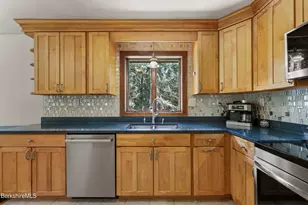 18 Hemlock Hill Rd, Great Barrington, MA 01230 - Photo 23