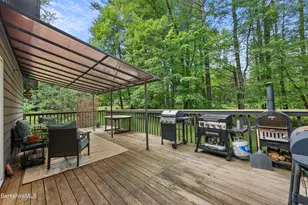 18 Hemlock Hill Rd, Great Barrington, MA 01230 - Photo 33