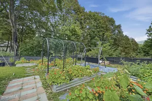 427 State St, North Adams, MA 01247 - Photo 9