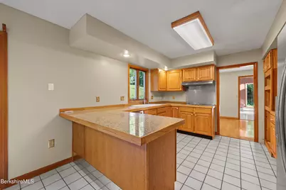 175 Oak Hill, North Adams, MA 01247 - Photo 9