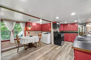 253 North St, Williamstown, MA 01267 - Photo 11