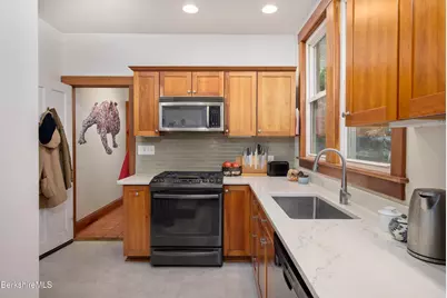 21 Cherry St, North Adams, MA 01247 - Photo 13