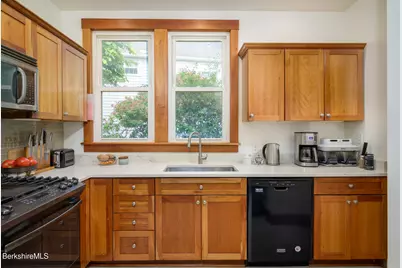 21 Cherry St, North Adams, MA 01247 - Photo 13