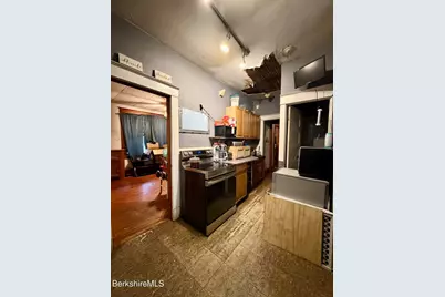 39 Hull Ave, Pittsfield, MA 01201 - Photo 7