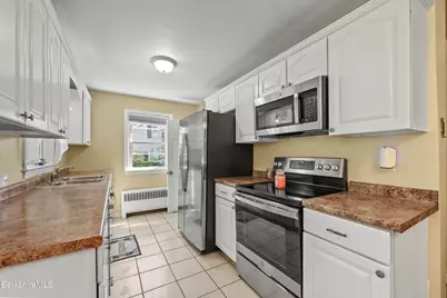 198 Allengate Ave, Pittsfield, MA 01201 - Photo 13