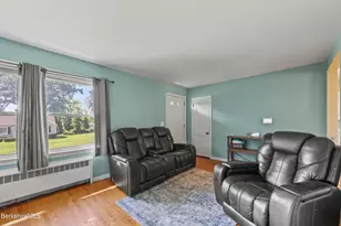 198 Allengate Ave, Pittsfield, MA 01201 - Photo 5