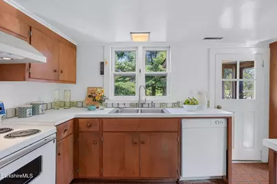 1071 Sheffield-Egremont Rd, Sheffield, MA 01257 - Photo 9