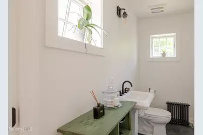 27 Rosseter St, Great Barrington, MA 01230 - Photo 13