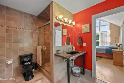 86 Crofut St, Pittsfield, MA 01201 - Photo 29