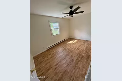 79 Wilshire Dr, Cheshire, MA 01225 - Photo 9