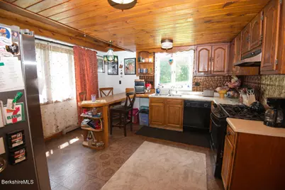 11 Maple St, Chester, MA 01011 - Photo 5