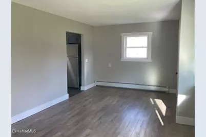 21 Austin Ave, Pittsfield, MA 01201 - Photo 9